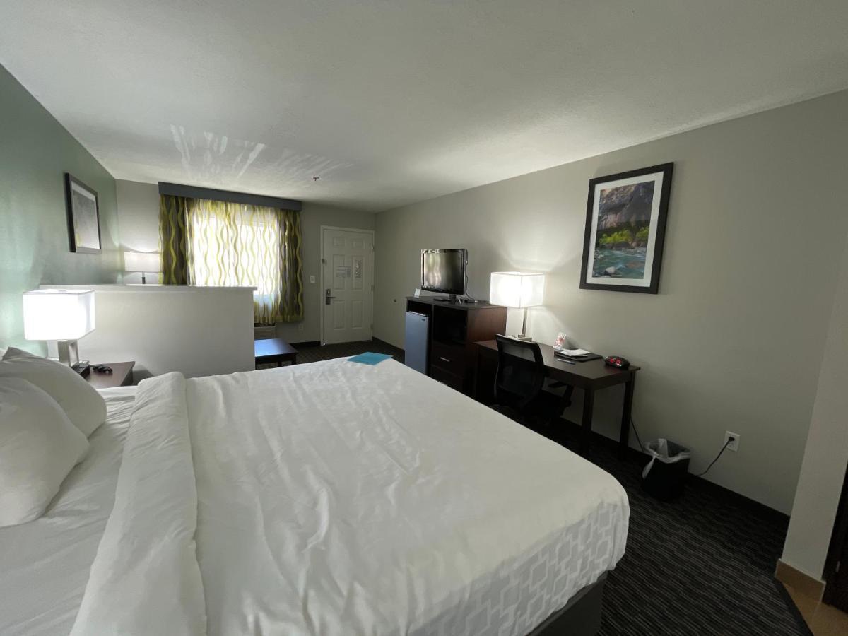 Wingate By Wyndham Cedar Hotel 3*